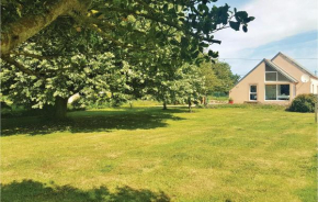 Stunning Home In Plogoff With Kitchen